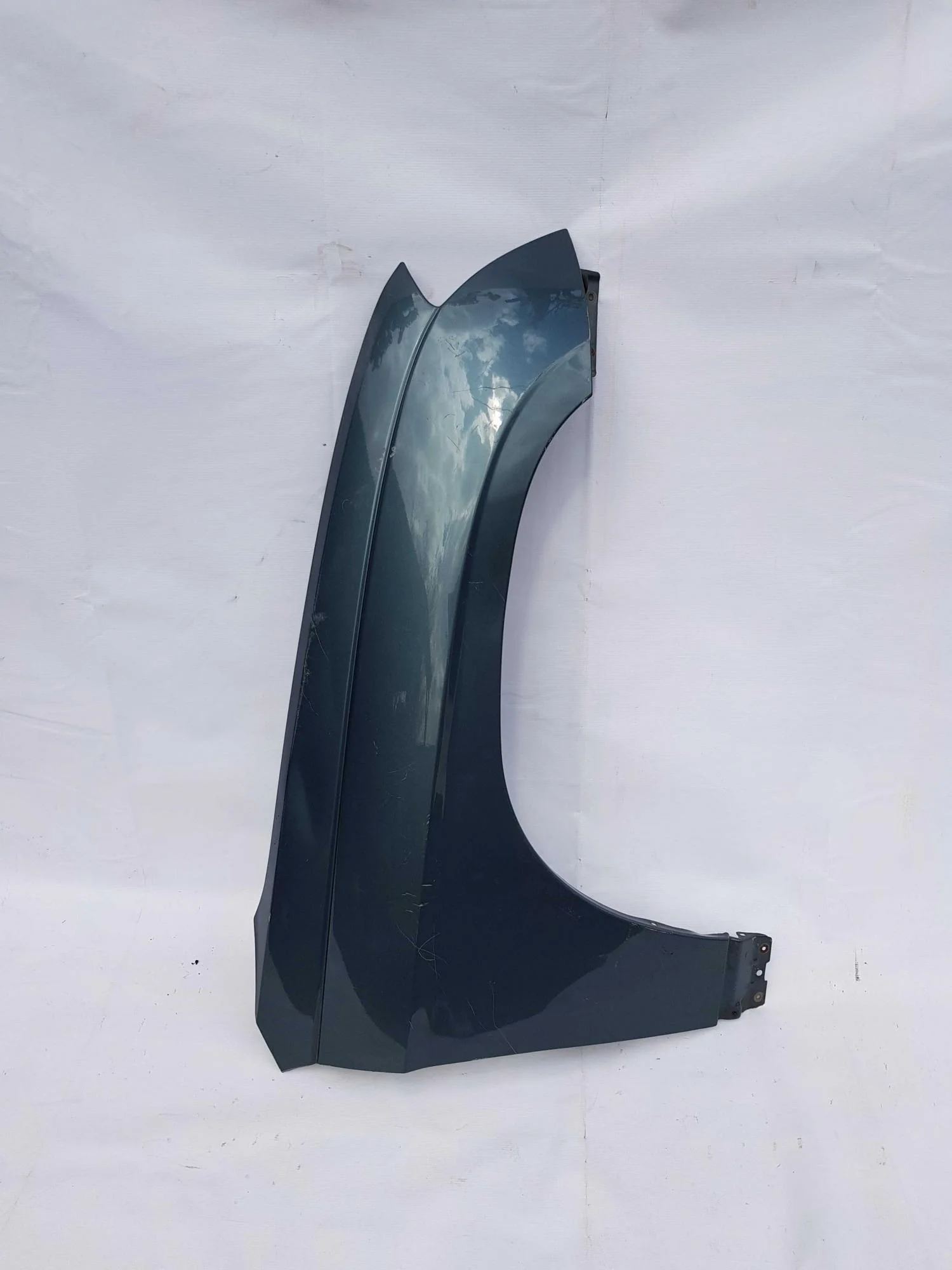 Крыло переднее левое Chevrolet TrailBlazer  100368