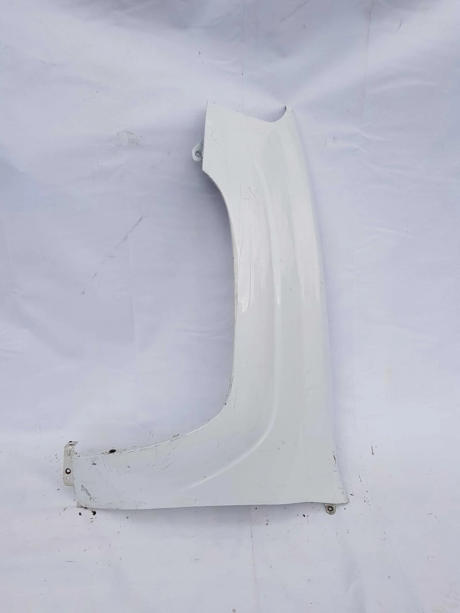 Крыло переднее левое Chevrolet TrailBlazer  100400