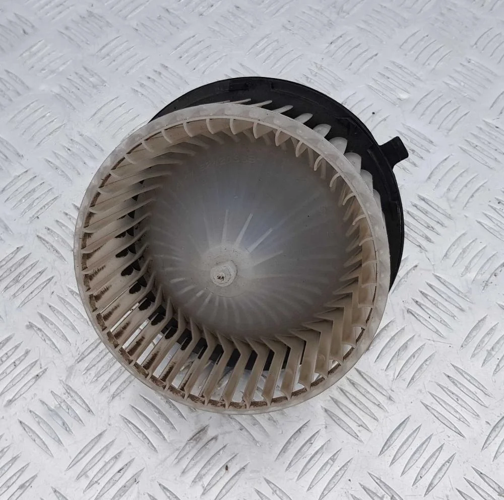 Мотор отопителя Chevrolet Tahoe 2006-2014 2 110768