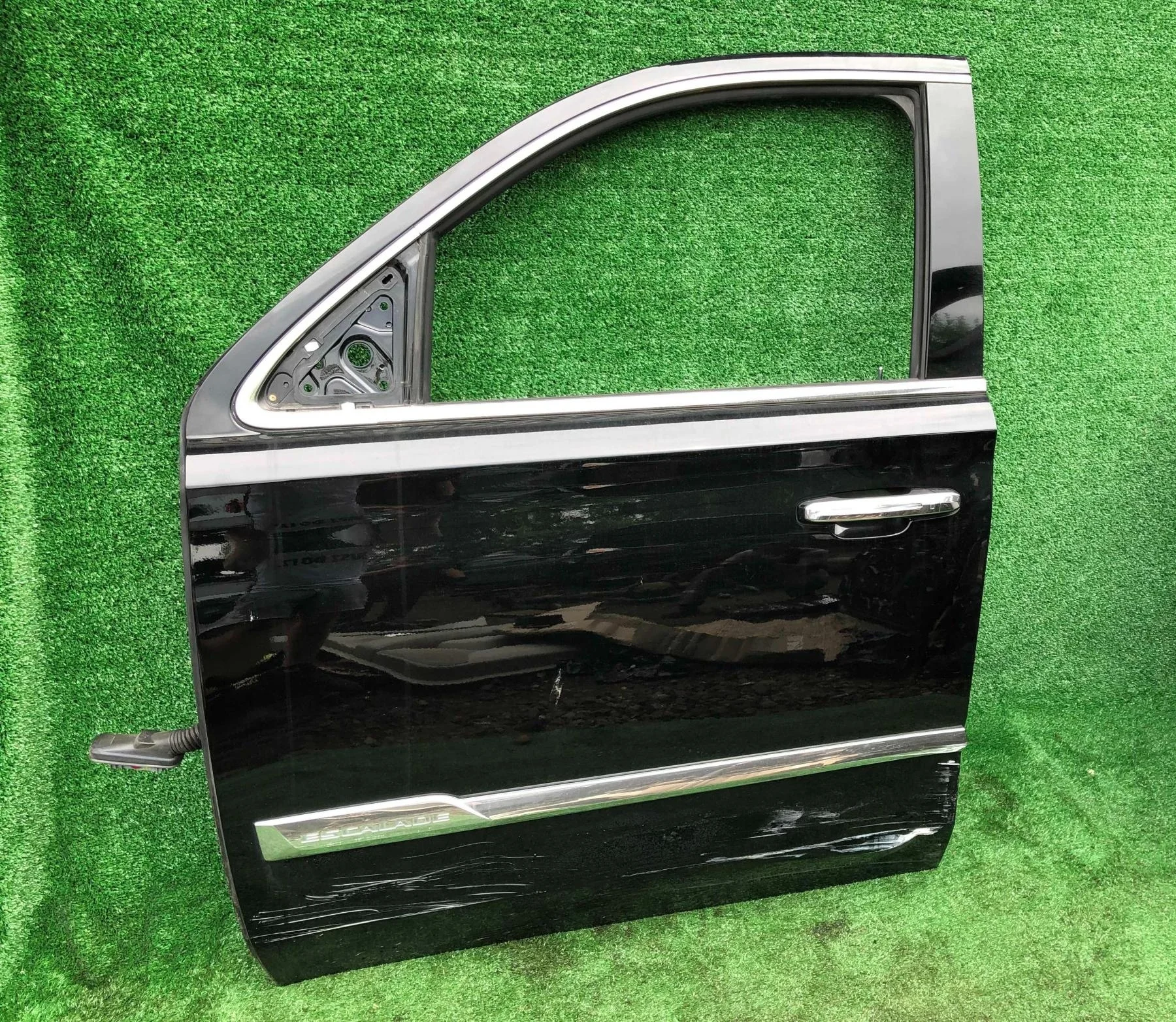 Дверь водительская Cadilla 127013