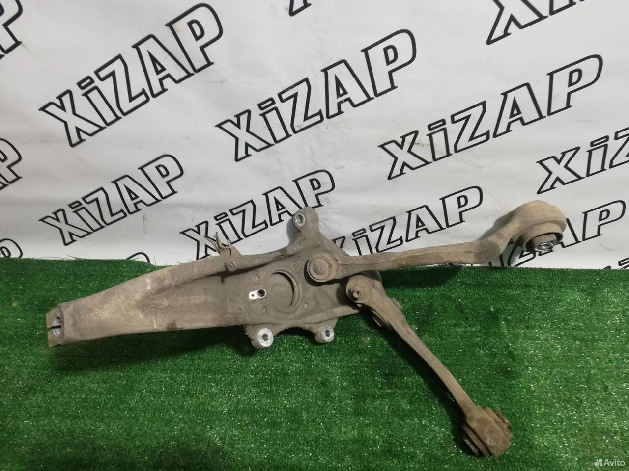 Кулак передний левый bmw 530e g30