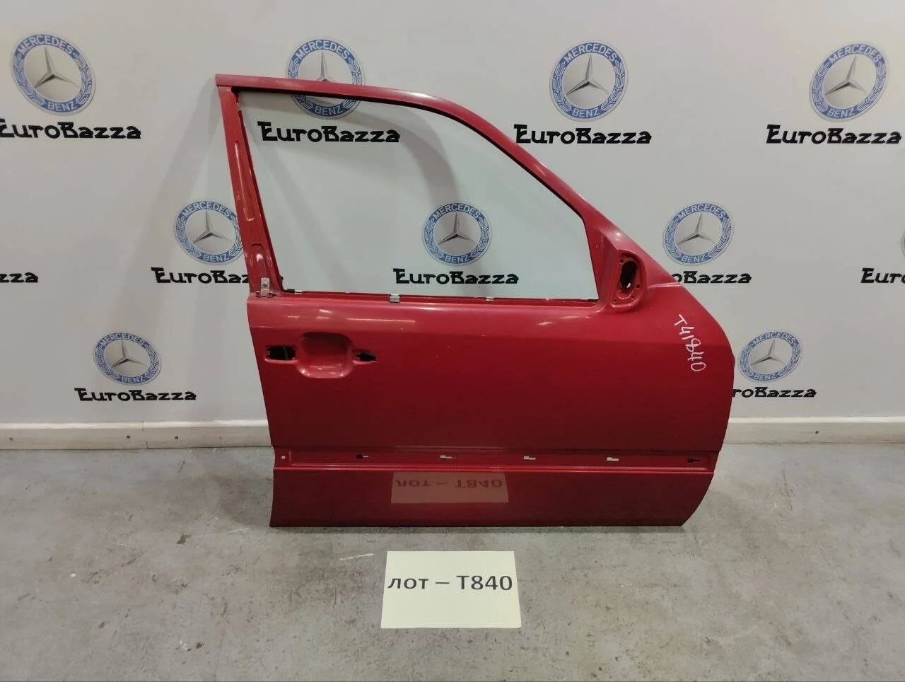 Передняя правая дверь Mercedes W202