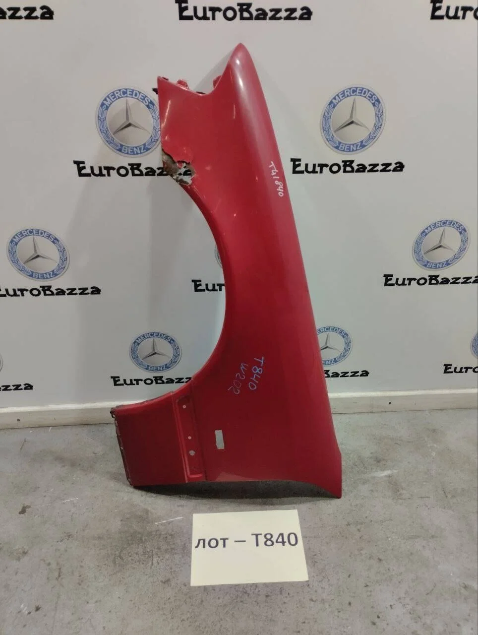 Крыло переднее левое Mercedes W202