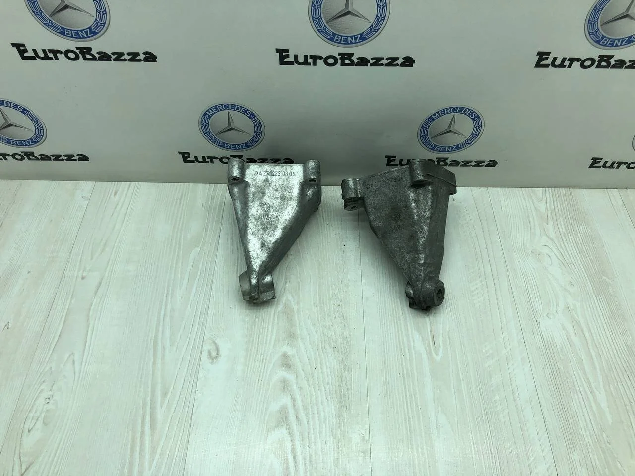 Лапа опоры двигателя Mercedes М271