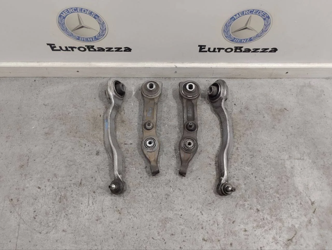 Передний рычаг Mercedes W211