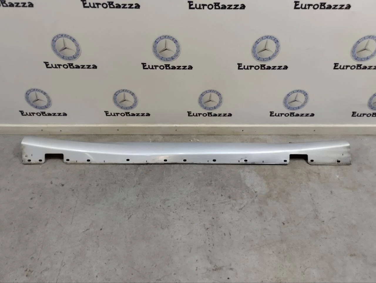 Накладка порога пластиковая правая Mercedes W219