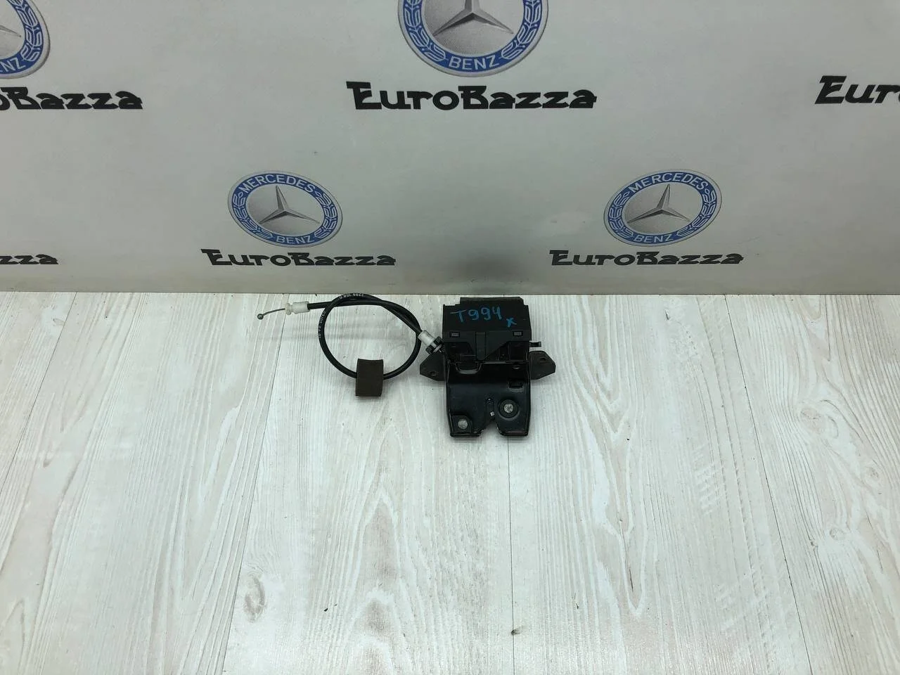 Замок крышки багажника Mercedes W211