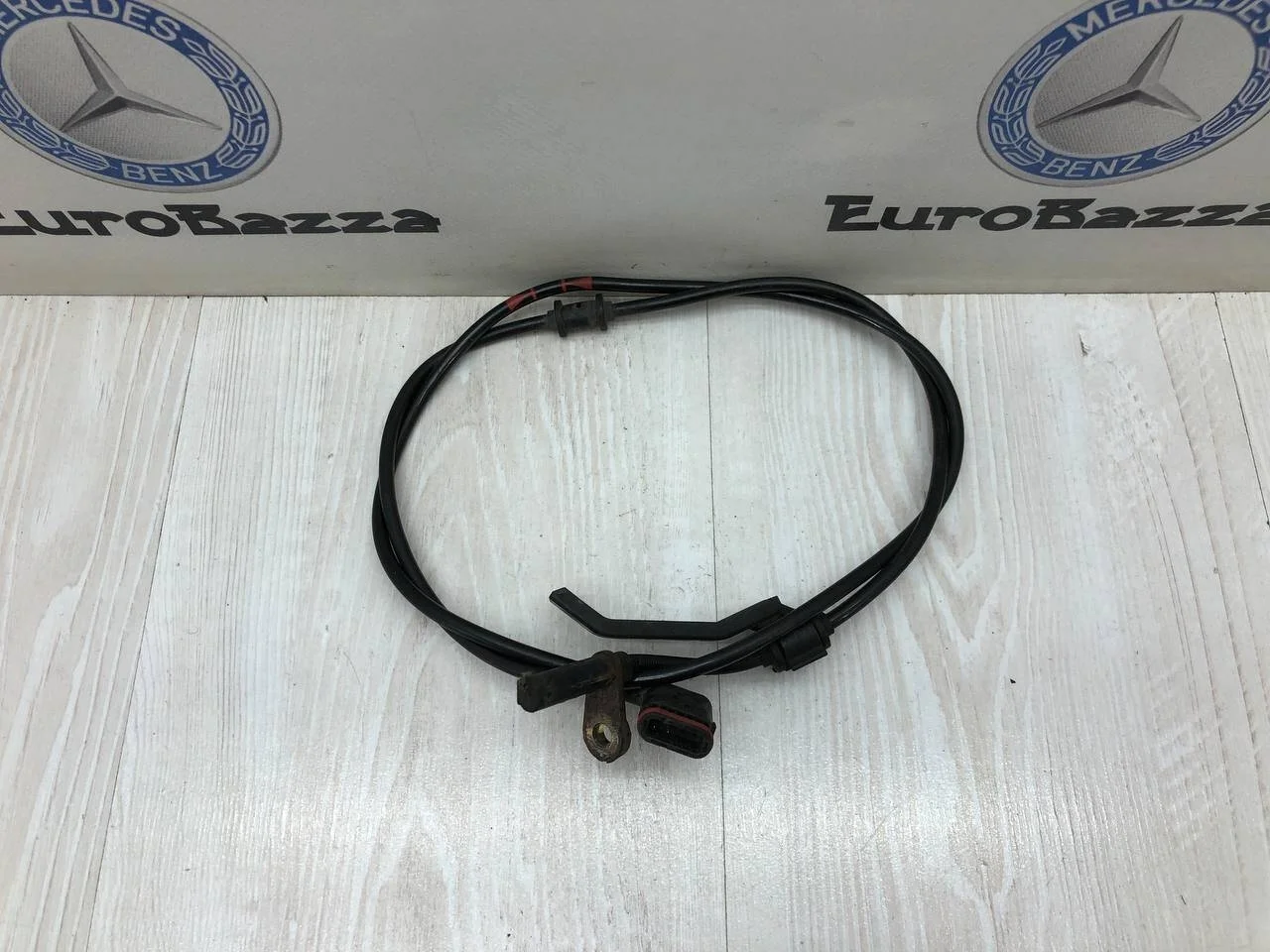 Датчик ABS задний Mercedes W211