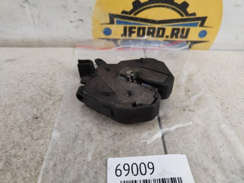 Замок капота Volvo XC90 2010 C_71