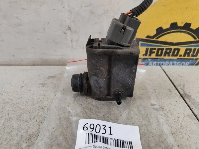 Моторчик бачка омывателя Hyundai Santa Fe 2010 CM