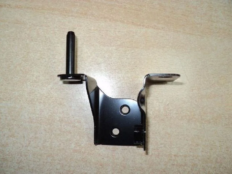 КРОНШТЕЙН БАМПЕРА MITSUBISHI PAJERO 4 2006- 6400B242 V87W 4M41, передний правый