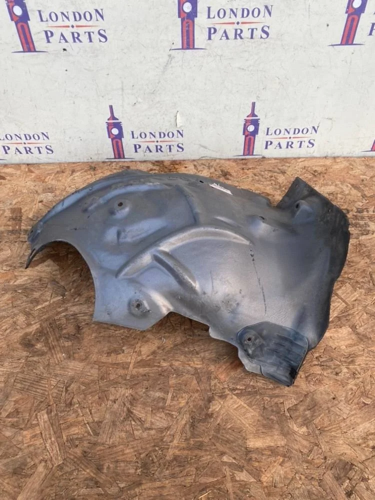 Подкрылок BMW F30