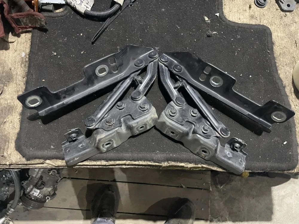 петли капота opel astra J gtc