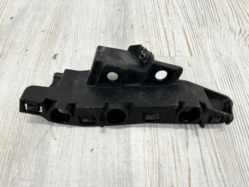 Направляющая бампера Audi Q7 2015- 4M