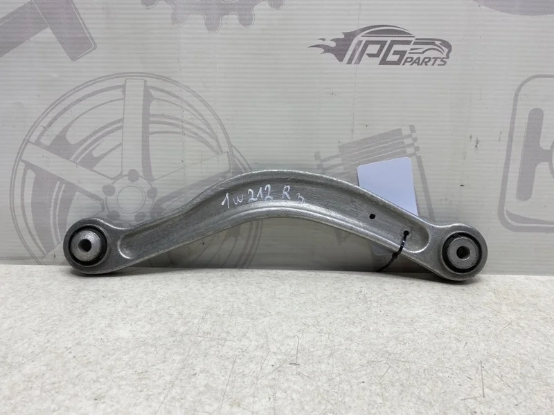 Рычаг задний правый верхний поперечный Mercedes-benz 2009 W212