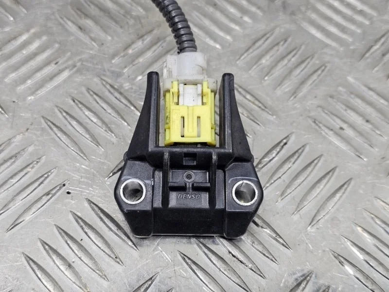 Датчик удара Lexus RX270 AGL10