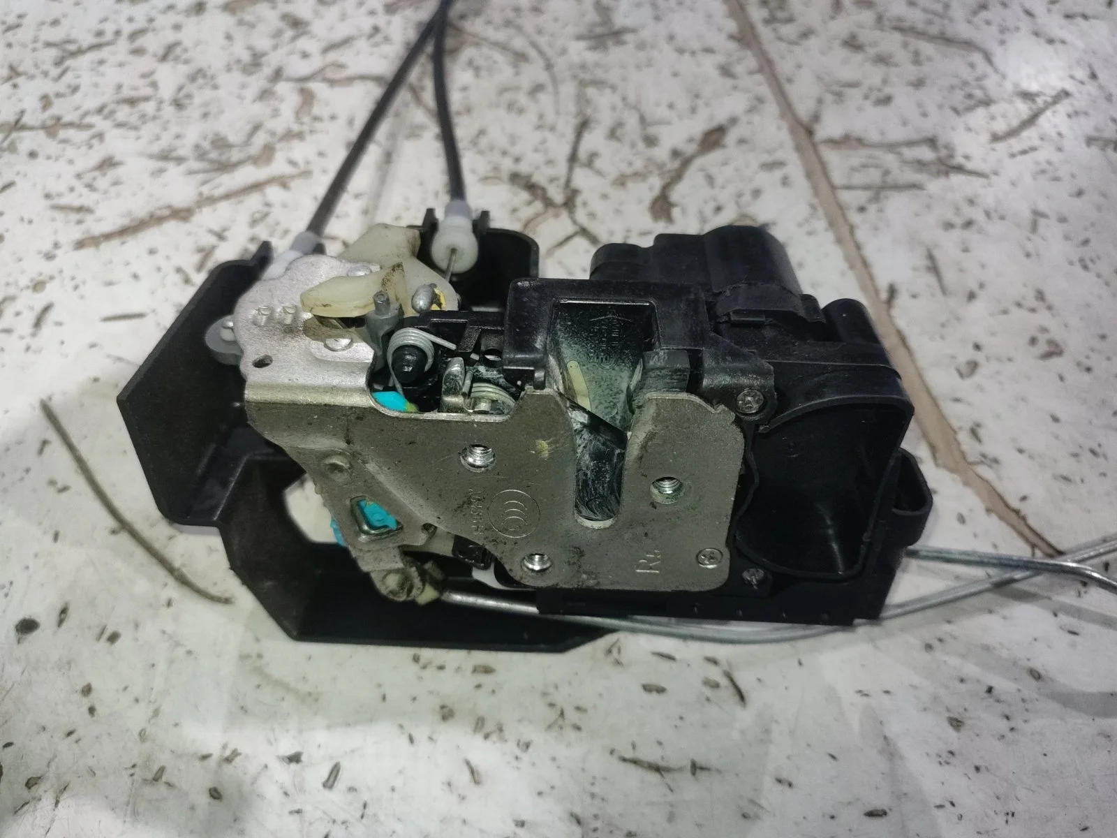 Замок двери SsangYong Actyon 2012 C200