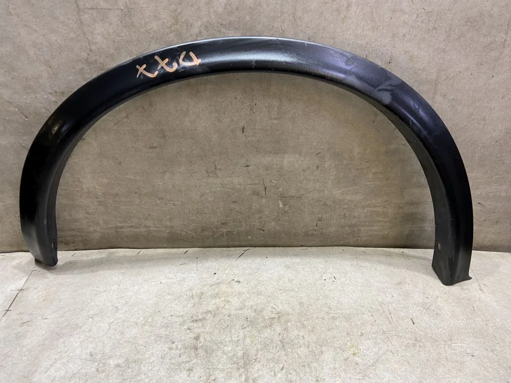 Расширитель крыла передний правый Nissan Juke F15