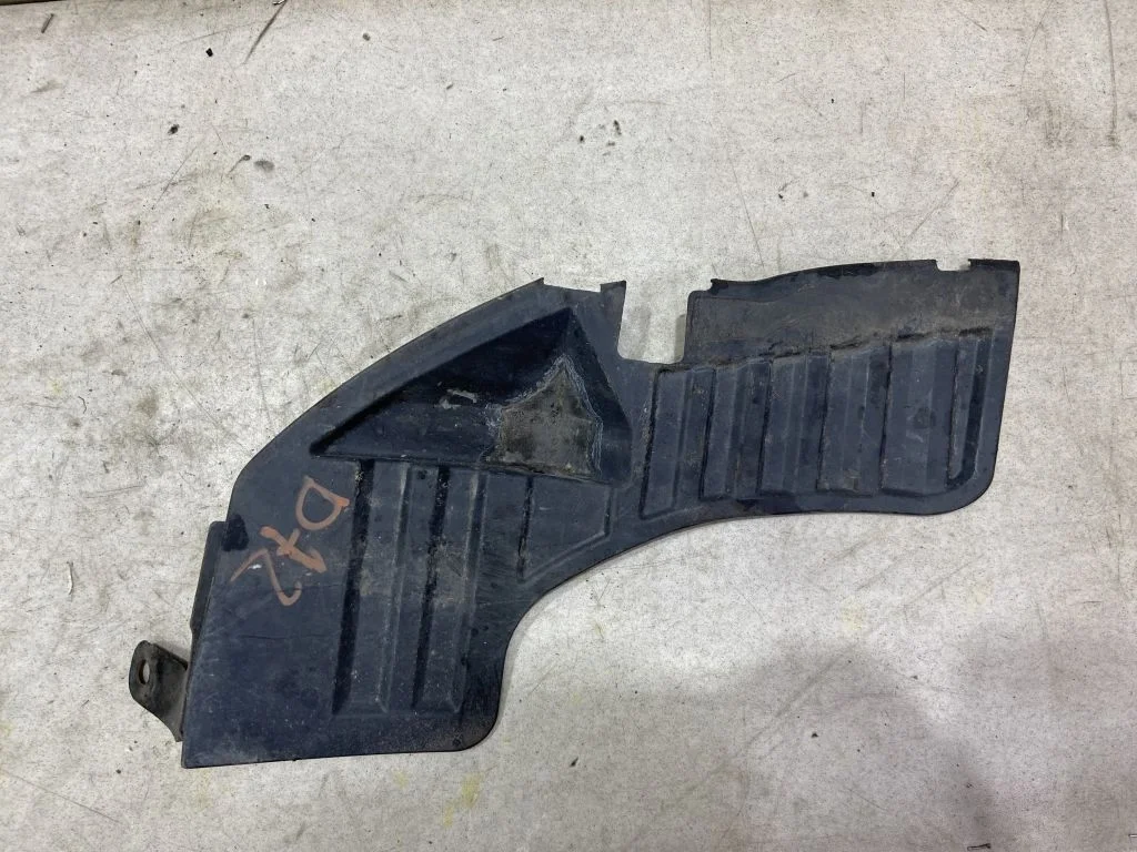 Пыльник бампера правый Nissan Juke F15  Жук Ф15