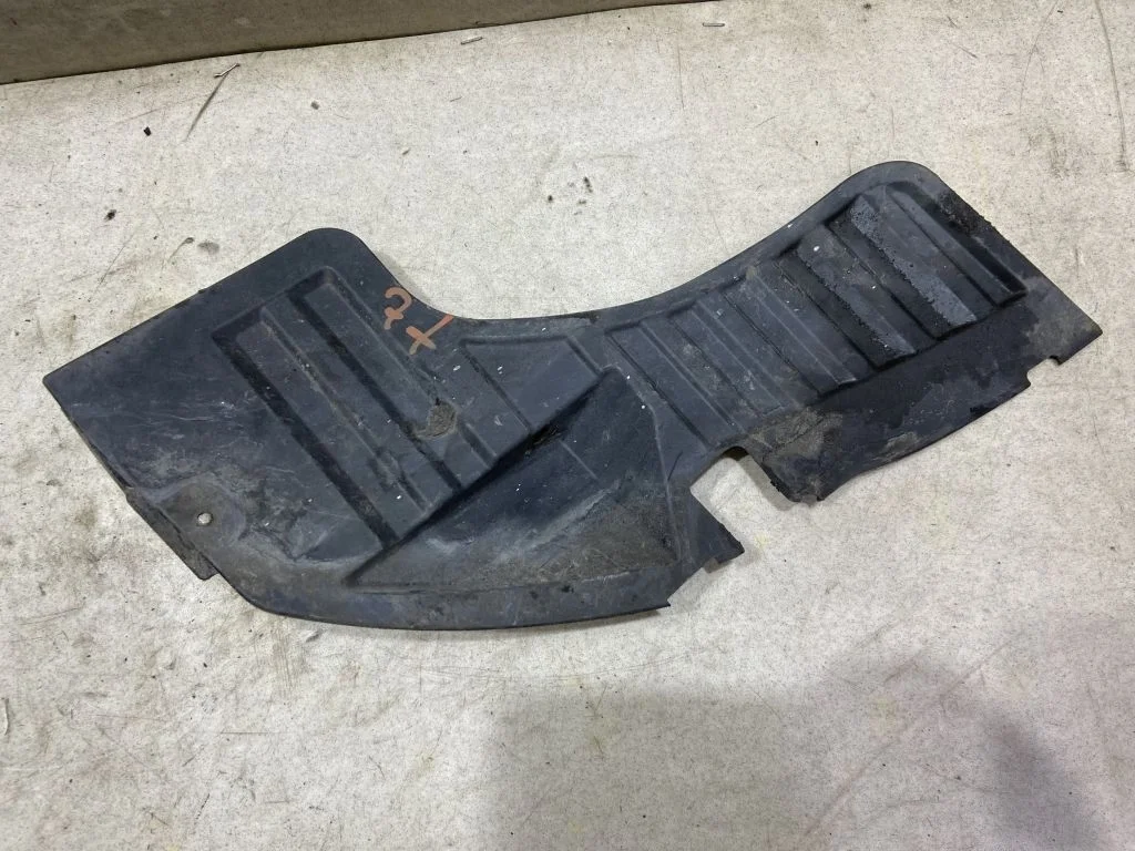 Пыльник бампера левый Nissan Juke F15  Жук Ф15