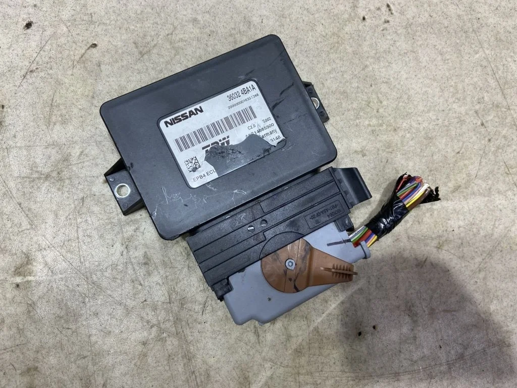 Блок ручного тормоза Nissan Qashqai J11