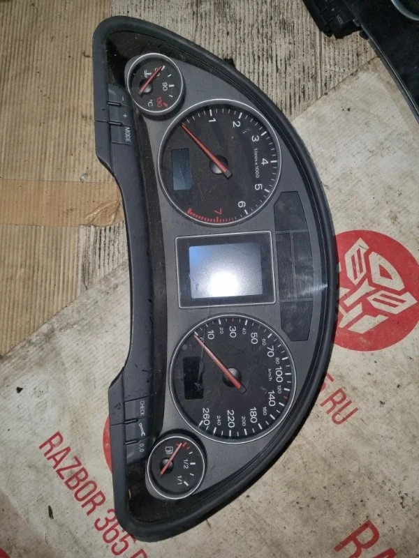 Щиток приборов Audi A4 2003 8E2