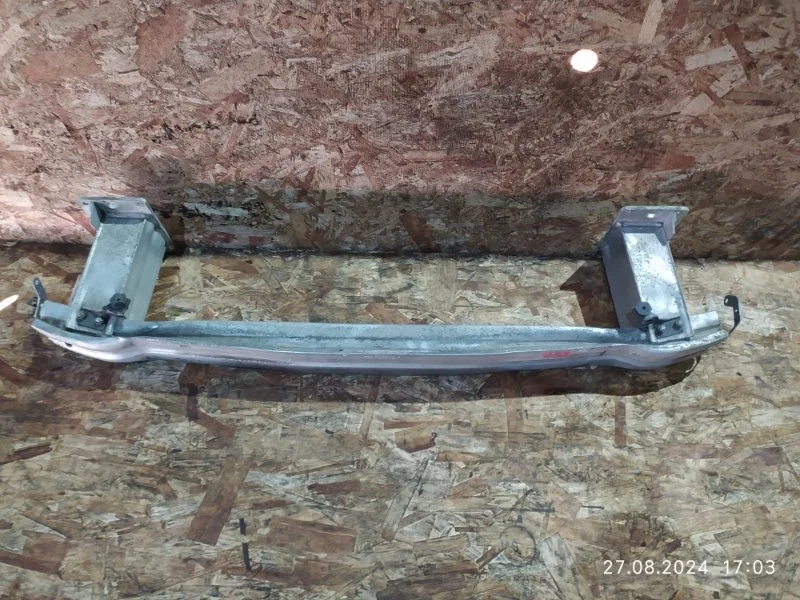 Усилитель бампера Audi A5 2010 8T3