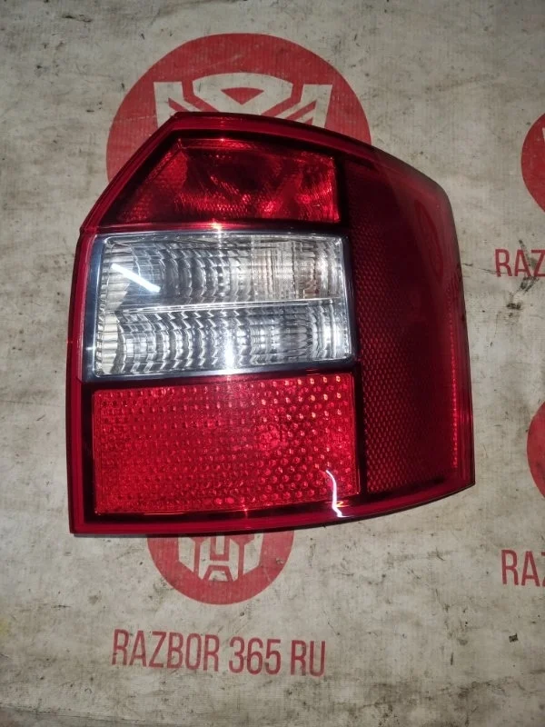 Фонарь Audi A4 2003 8E5