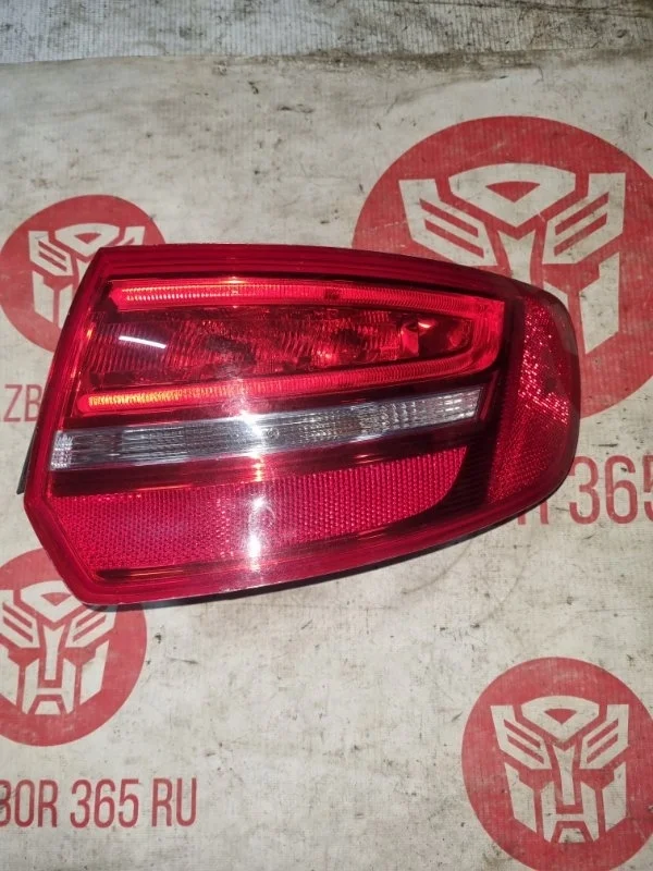 Фонарь Audi A3 2009 8PA