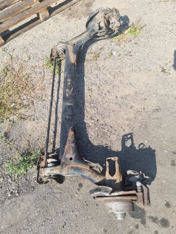 Балка подвески сборе Audi A4 2000 8D2