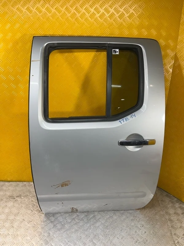 Дверь задняя левая Nissan Navara (D40) 2004-2015 2010 82101EB30J ПИКАП 2.5 D YD25DDTI