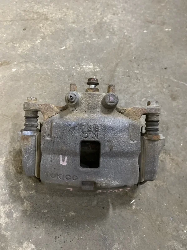 Суппорт передний левый Mitsubishi L200 (2015-2022) 2017 4605A201 ПИКАП 2.4 D 4N15