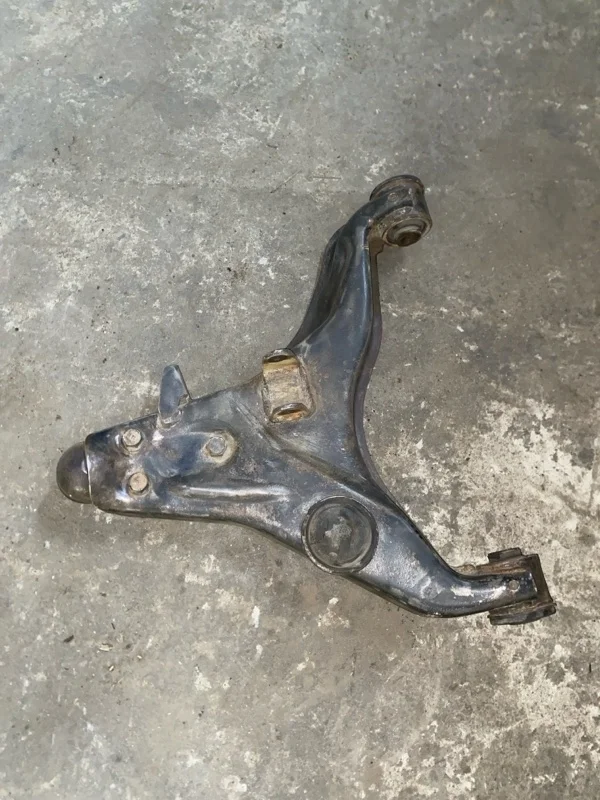 Рычаг передний нижний левый Mitsubishi Pajero Sport Ii (2008-2017) 2008 4013A087 ВНЕДОРОЖНИК 3.2 D 4M41