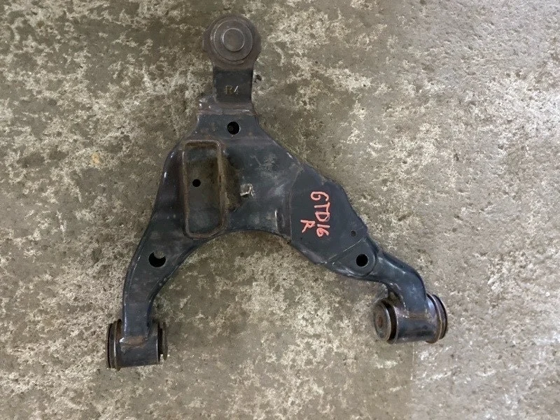 Рычаг передний нижний правый Toyota Land Cruiser Prado 120 (2002-2009) 2007 4806860010 ВНЕДОРОЖНИК 3.0 D 1KDFTV