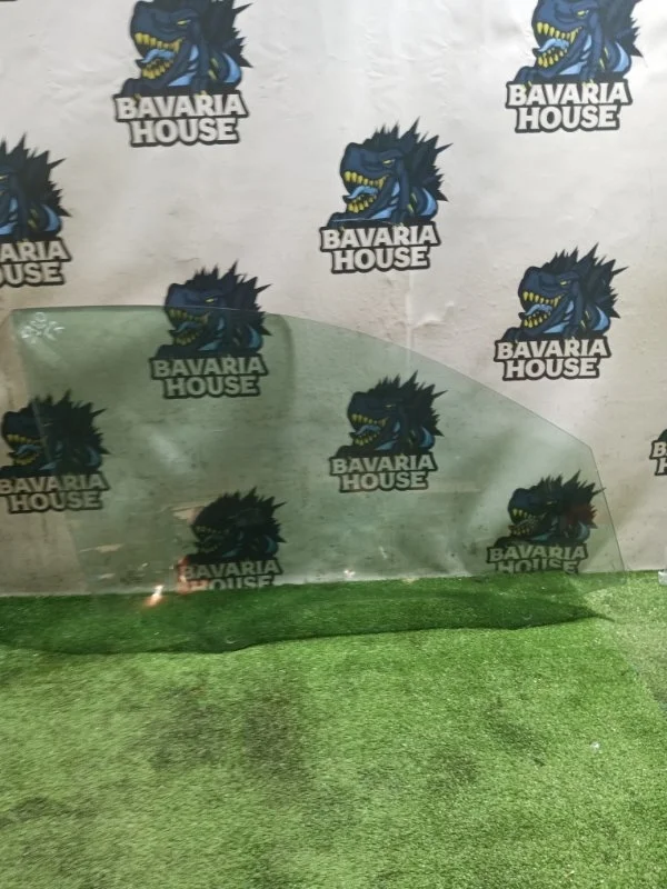 Стекло двери передней правой Audi q3 2013 8U0845202 8UB CCZ