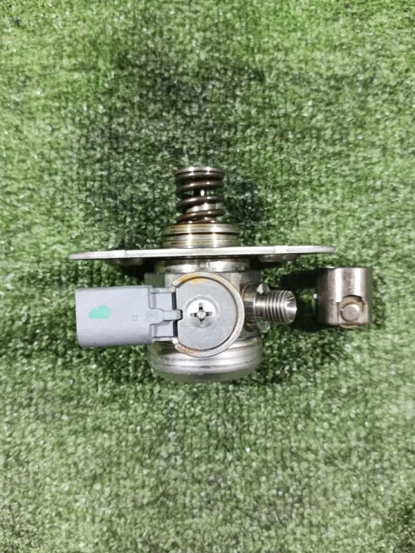 Топливный насос высокого давления BMW X1 2012 13518604229 E84 N20B20A