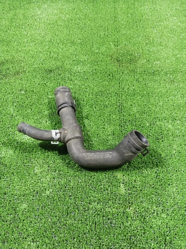 Патрубок системы охлаждения Mercedes-Benz C-class 2011 A2712002552 W204 271.860