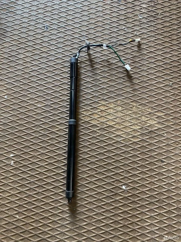 Амортизатор крышки багажника infiniti qx70