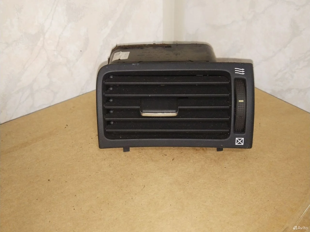 Дефлектор вентиляции салона toyota avensis 250 rh