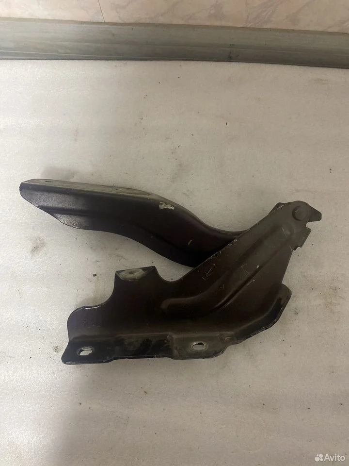Петля капота передняя левая infiniti qx80 z62