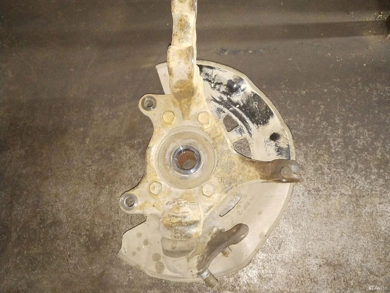 Кулак поворотный на toyota