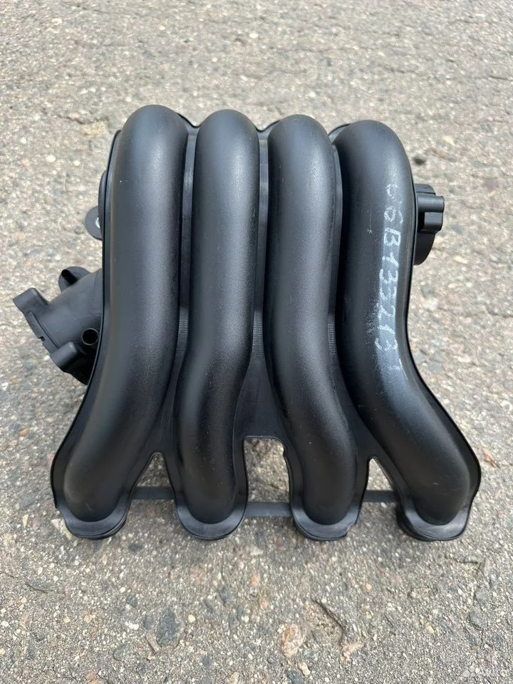 Коллектор впускной vag 06b133213t новый vag