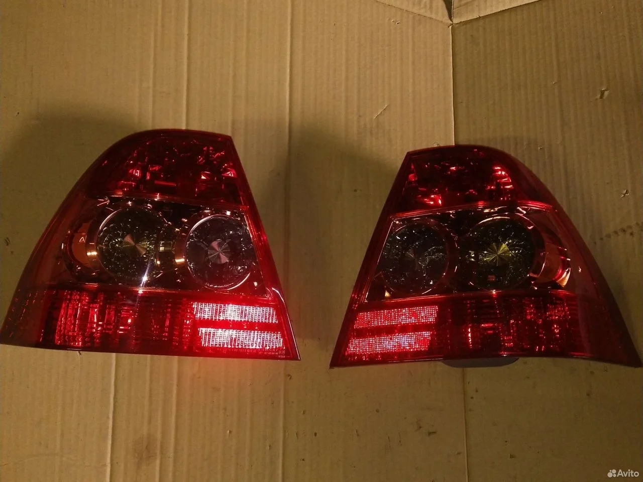 Задние фонари на toyota corolla