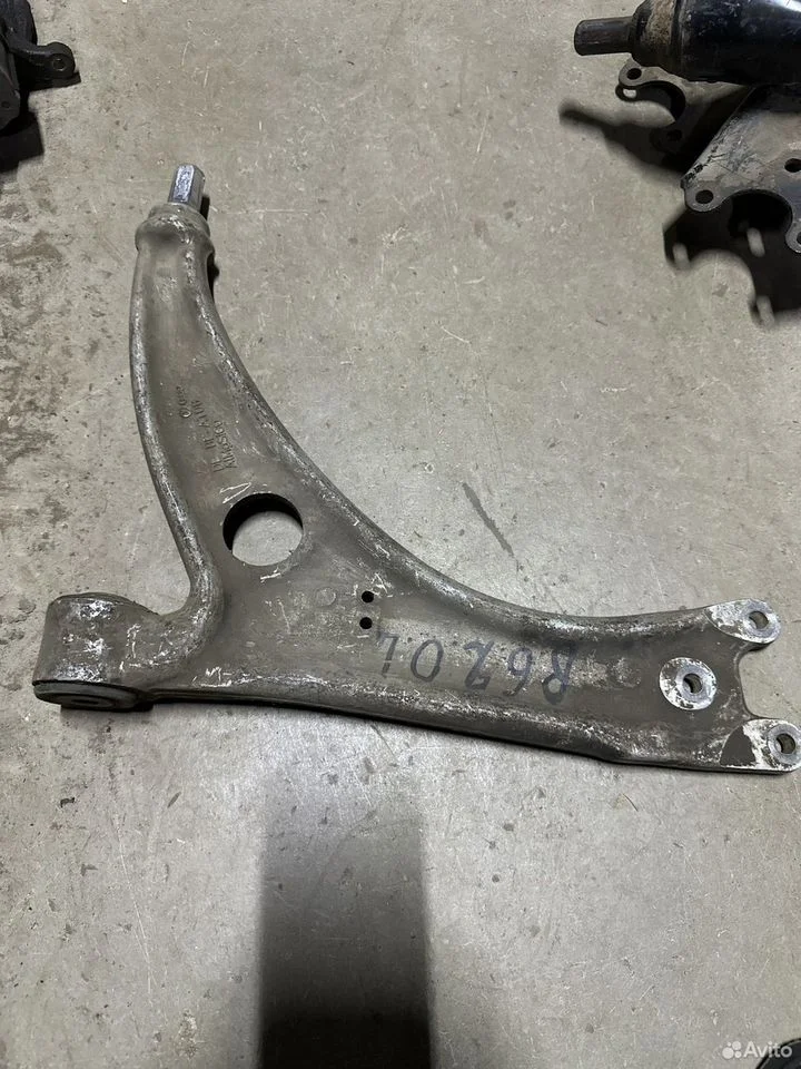 Рычаг подвески передний vag