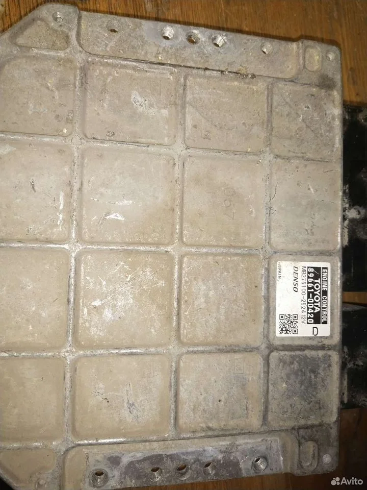 Блок управления двигателем на toyota corolla