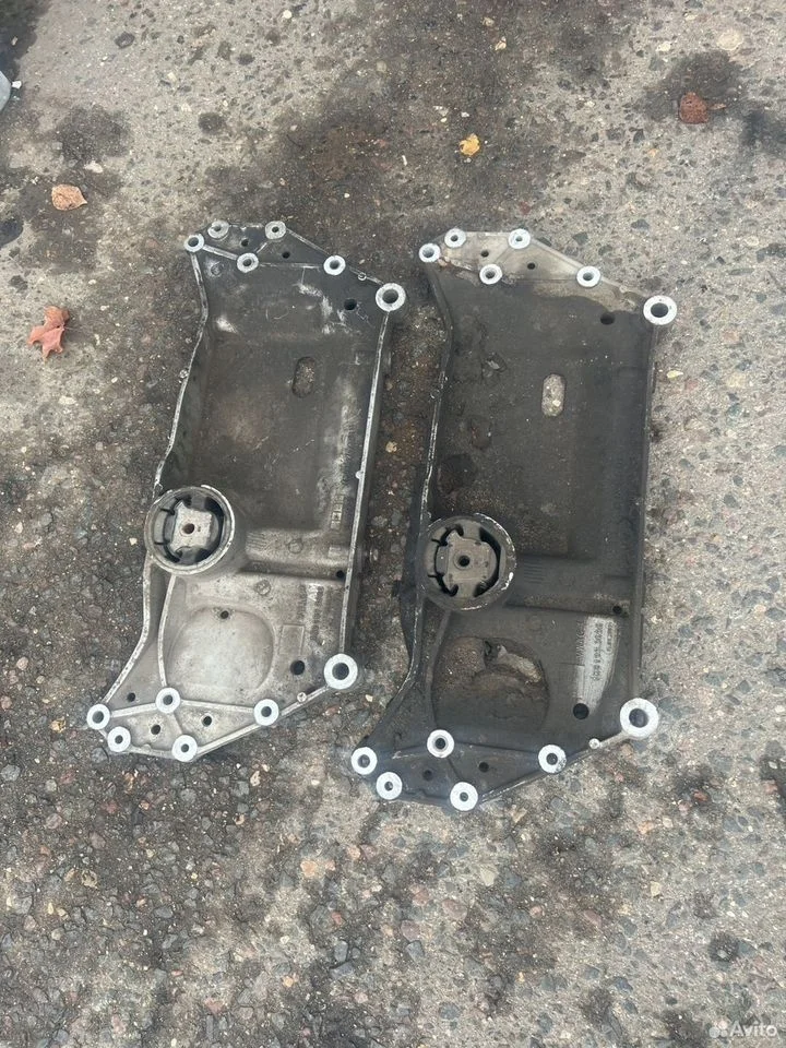 Подрамник передний vag