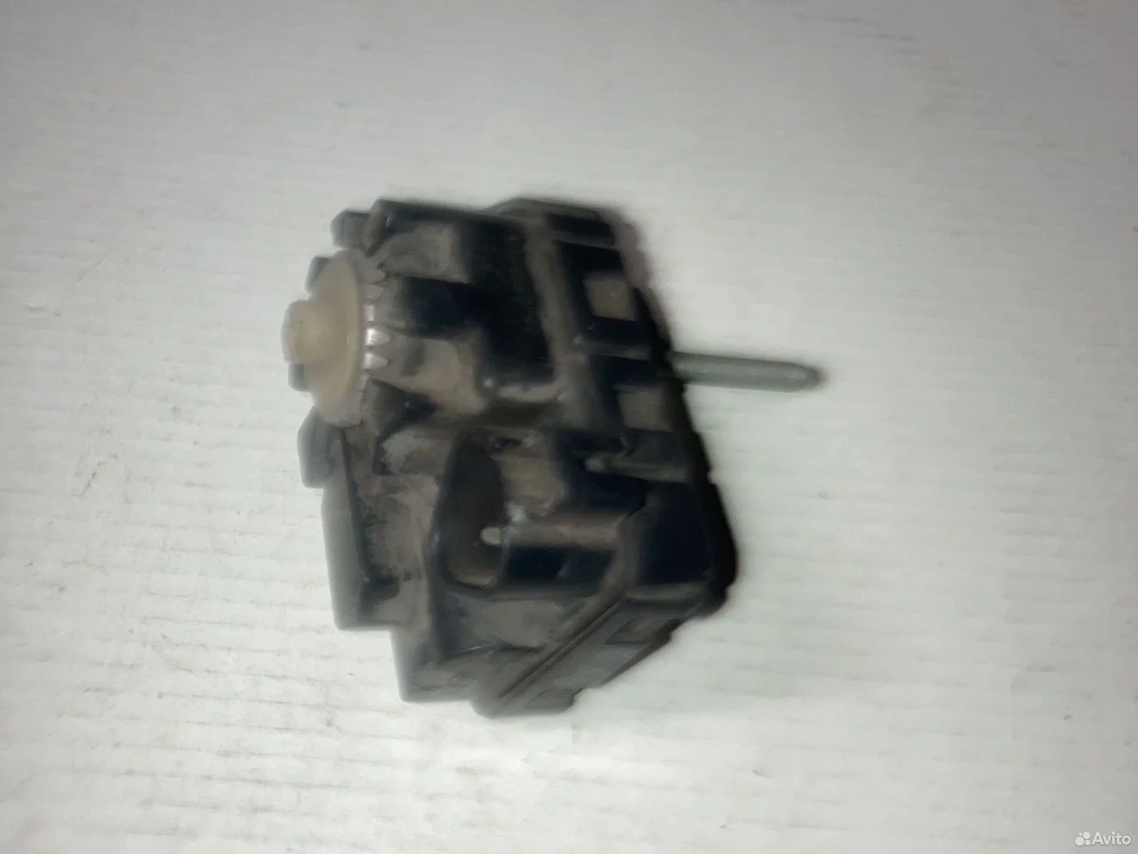 Моторчик корректора фары на toyota