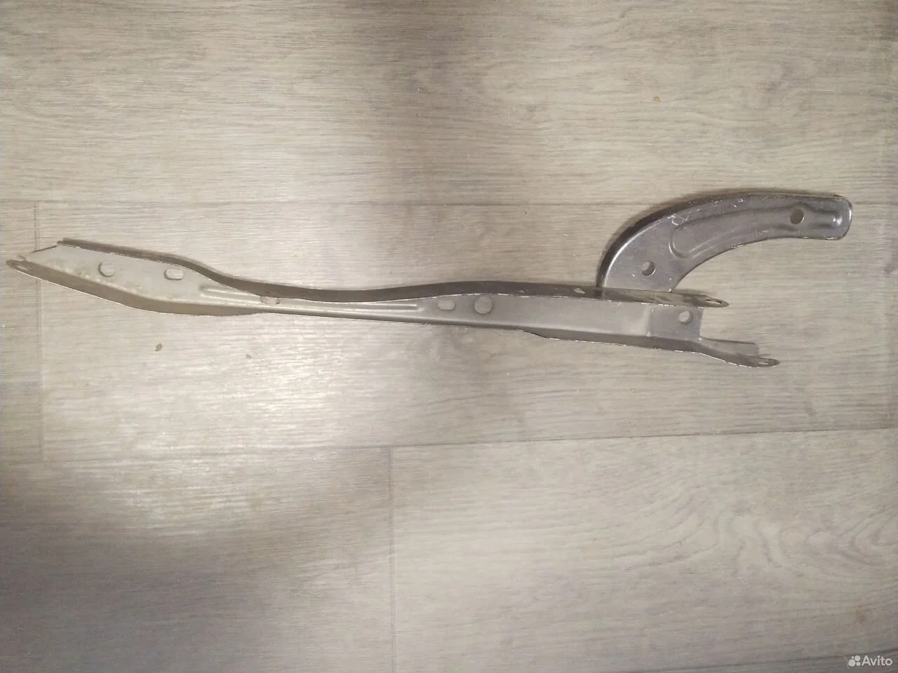 Стойка замка капота toyota camry 40