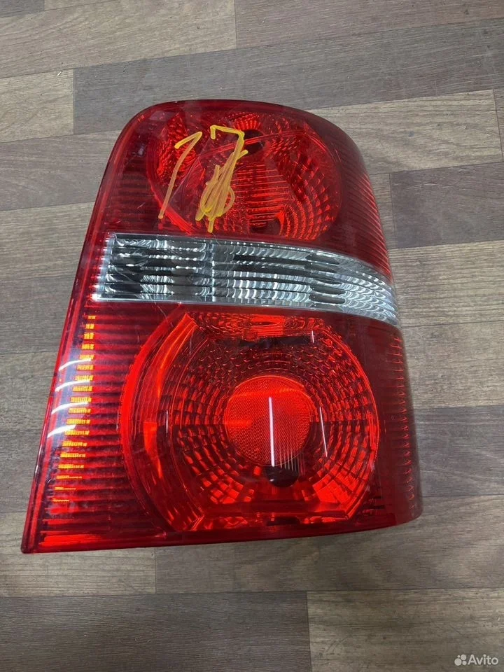 Фонарь задний правый 1t0945096f vag