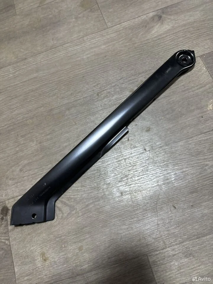 Кронштейн крепления фары правый верхний новый ориг